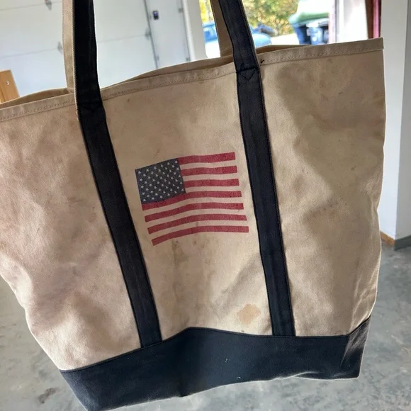 Well worn Boat and Tote style Bag with American Flag Design - Picture 2 of 2